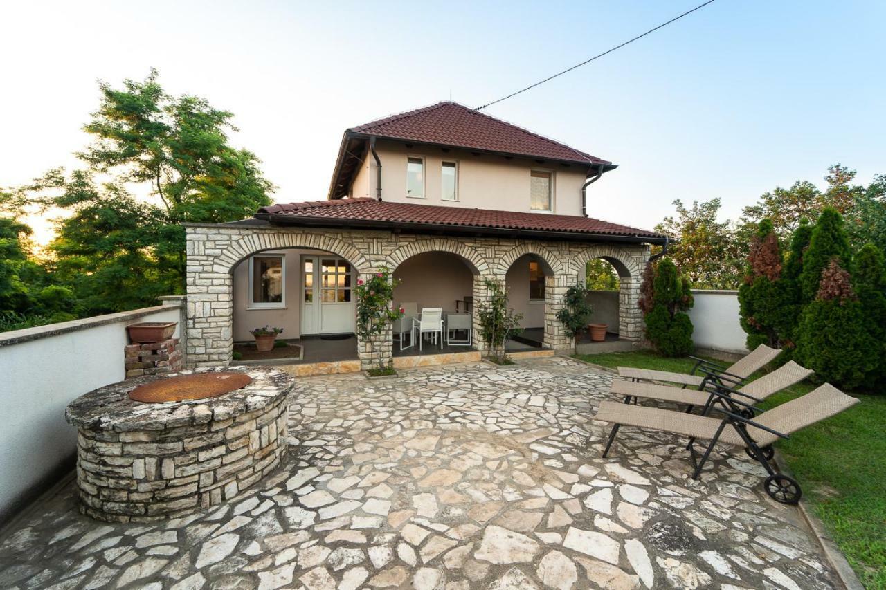 Danubio Residence Aljmaš Exterior foto